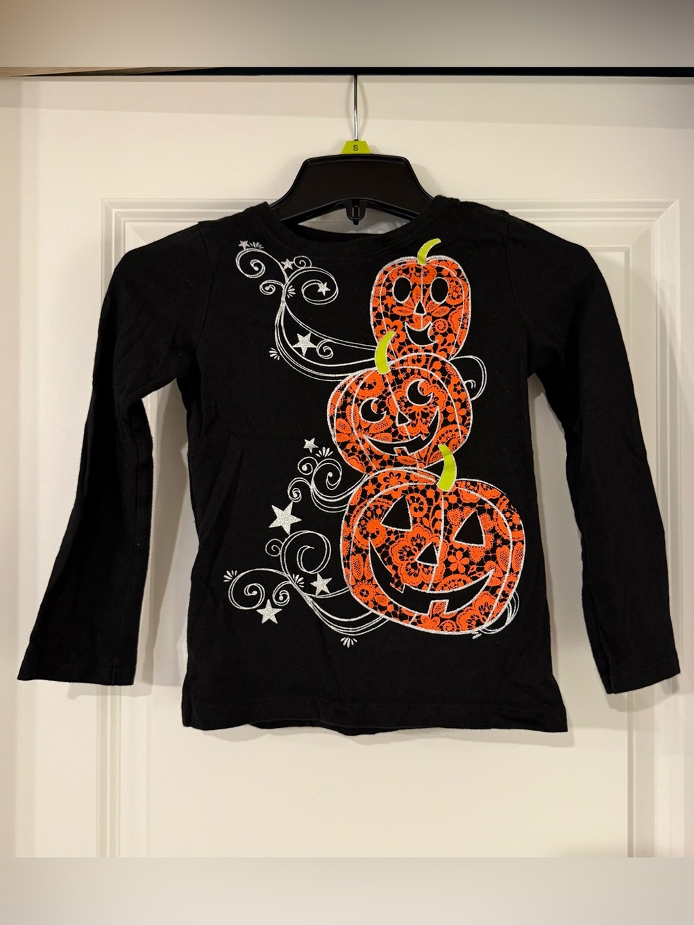 The Children's Place Black Long Sleeve Tee with Orange Pumpkin Stack
